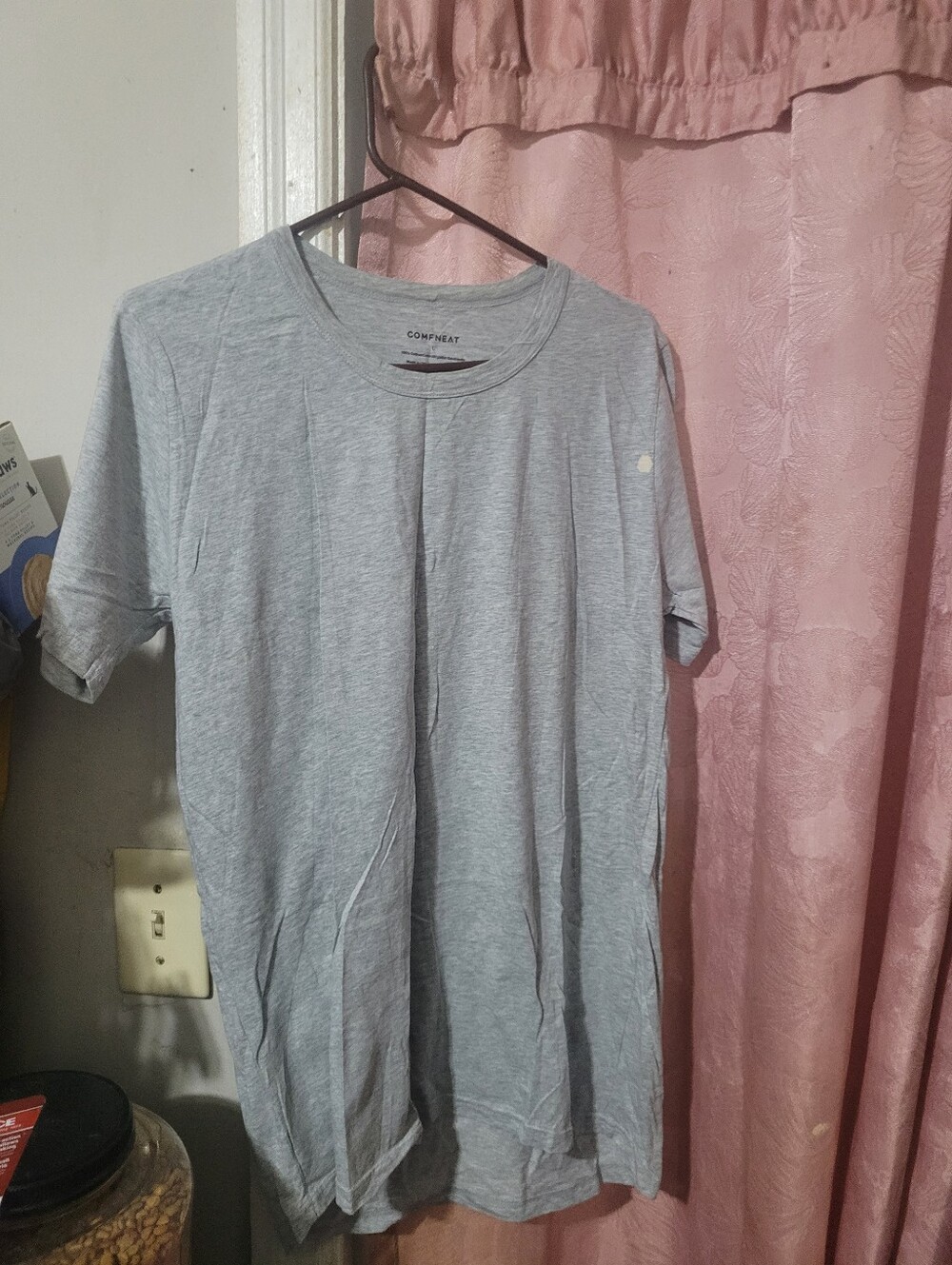Comfort-focused Men's Heather Gray Crew Neck Tee